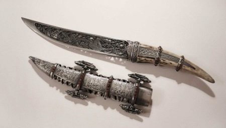 Подарункові ножі (20 фото): сувенірні ножі у футлярі для чоловіків, кинджали з гравіруванням і інші варіанти в подарунок