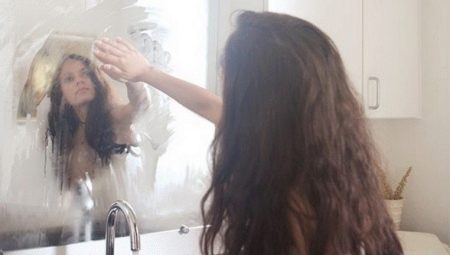 Що робити, щоб дзеркало у ванній не пітніло? Особливості незапотевающих дзеркал. Як натерти милом і чим ще обробити дзеркальну поверхню?