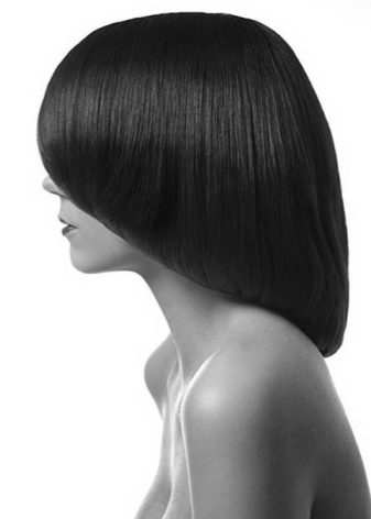 Жіночі стрижки на середні волосся без чубчика (55 фото): красиві моделі на середню довжину об’ємних, хвилястих і тонкого волосся. Цікаві і модні варіанти прямий стрижки 2020