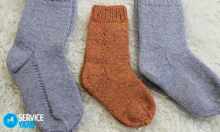 Зшити шкарпетки зі старого светра