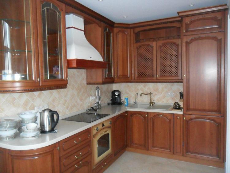 200 идей дизайна интерьера кухни классика с фото ?