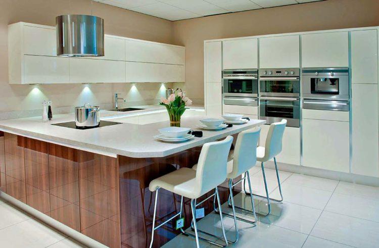 200 идей дизайна интерьера кухни в стиле хай-тек с фото ?