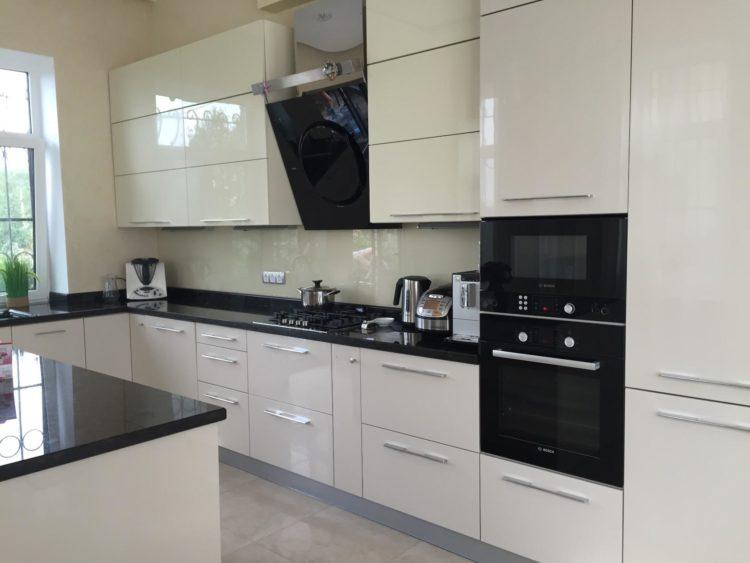 200 идей дизайна интерьера кухни в стиле хай-тек с фото ?