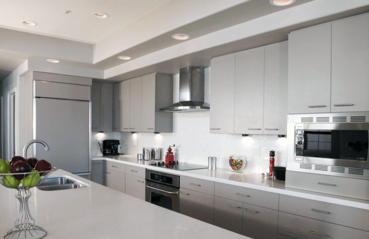 200 идей дизайна интерьера кухни в стиле хай-тек с фото ?