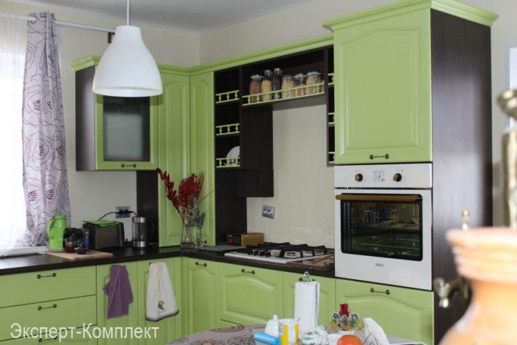 200 идей дизайна интерьера кухни в стиле кантри с фото ?