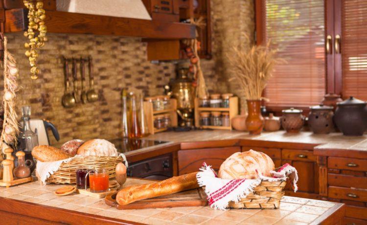 200 идей дизайна интерьера кухни в стиле кантри с фото ?