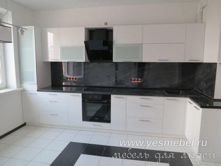 200 идей дизайна интерьера маленькой угловой кухня с фото ?