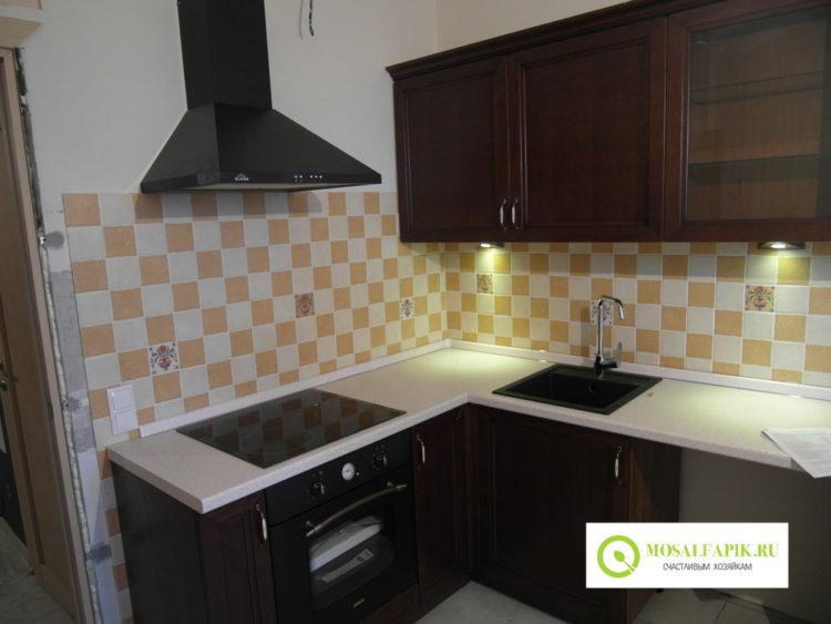 200 идей дизайна интерьера маленькой угловой кухня с фото ?