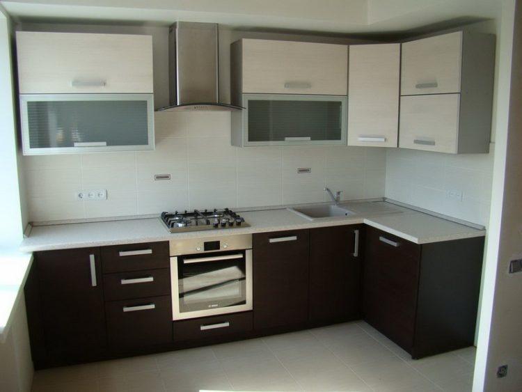 200 идей дизайна интерьера маленькой угловой кухня с фото ?