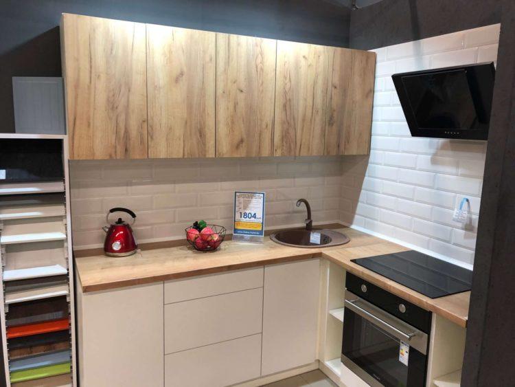 200 идей дизайна интерьера маленькой угловой кухня с фото ?