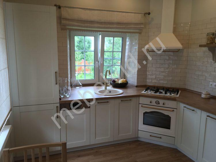 200 идей дизайна интерьера маленькой угловой кухня с фото ?