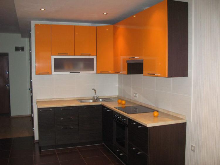 200 идей дизайна интерьера маленькой угловой кухня с фото ?