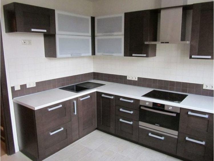 200 идей дизайна интерьера маленькой угловой кухня с фото ?
