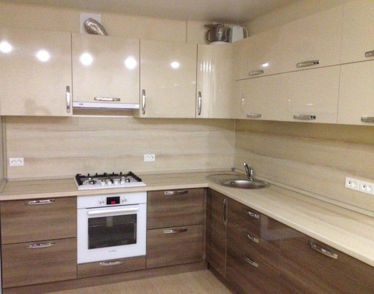 200 идей дизайна интерьера маленькой угловой кухня с фото ?