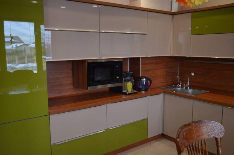 200 идей дизайна интерьера маленькой угловой кухня с фото ?