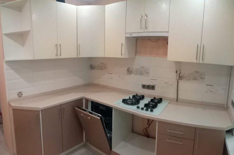 200 идей дизайна интерьера маленькой угловой кухня с фото ?