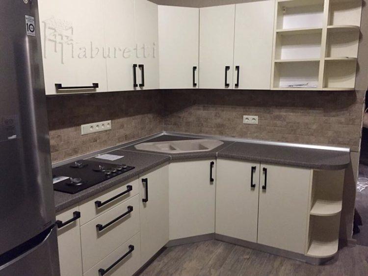 200 идей дизайна интерьера маленькой угловой кухня с фото ?