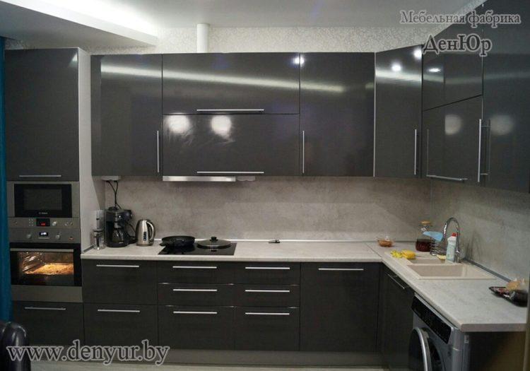 200 идей дизайна интерьера маленькой угловой кухня с фото ?