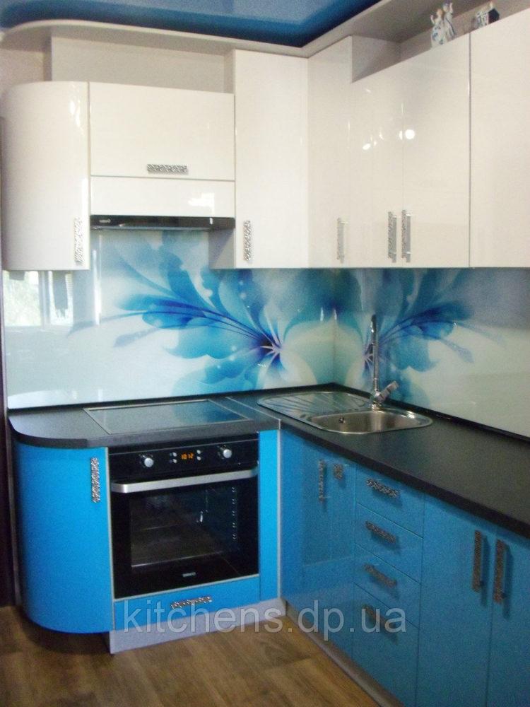 200 идей дизайна интерьера маленькой угловой кухня с фото ?