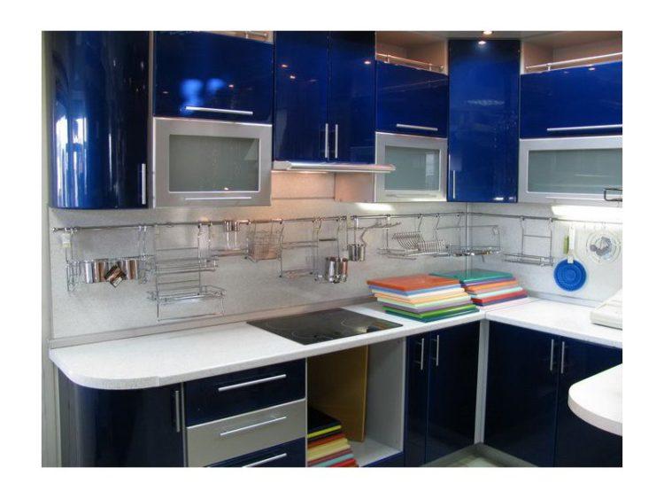 200 идей дизайна интерьера маленькой угловой кухня с фото ?