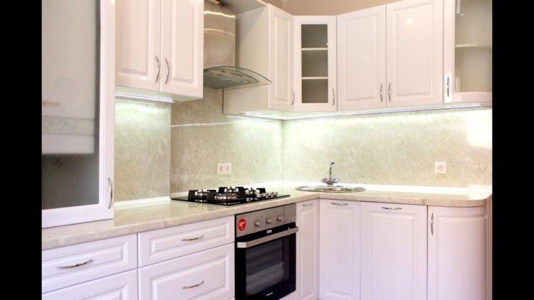 200 идей дизайна интерьера маленькой угловой кухня с фото ?