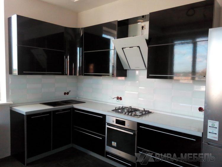 200 идей дизайна интерьера маленькой угловой кухня с фото ?