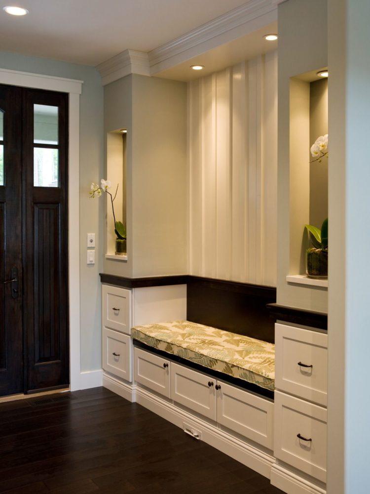 200 идей дизайна интерьера прихожей в хрущевке с фото ?