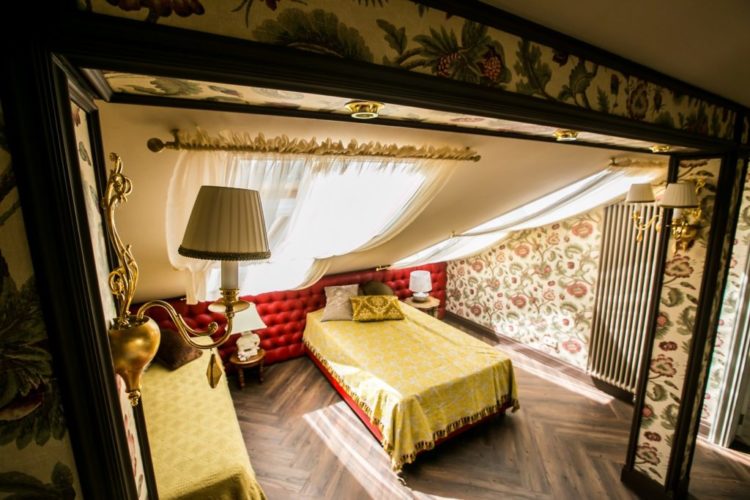 200 идей дизайна интерьера спальни на мансарде с фото ?