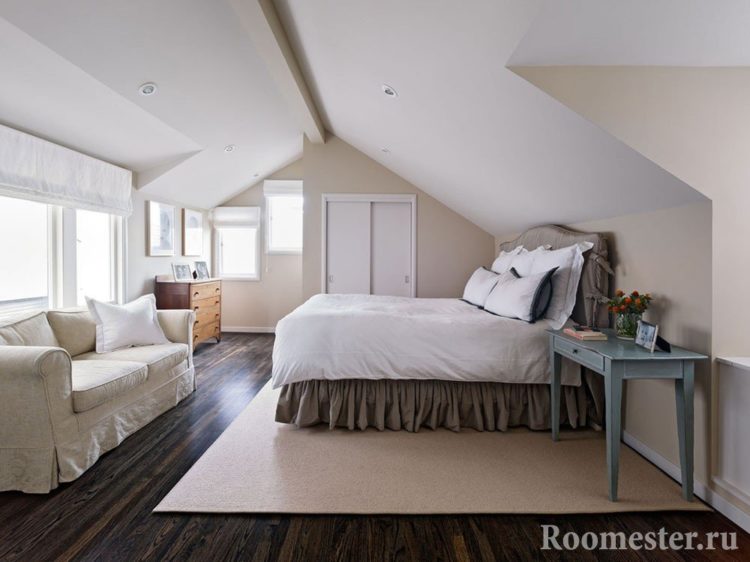 200 идей дизайна интерьера спальни на мансарде с фото ?
