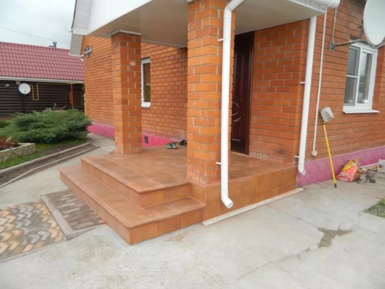 200 идей дизайна крыльца для частного дома с фото ?