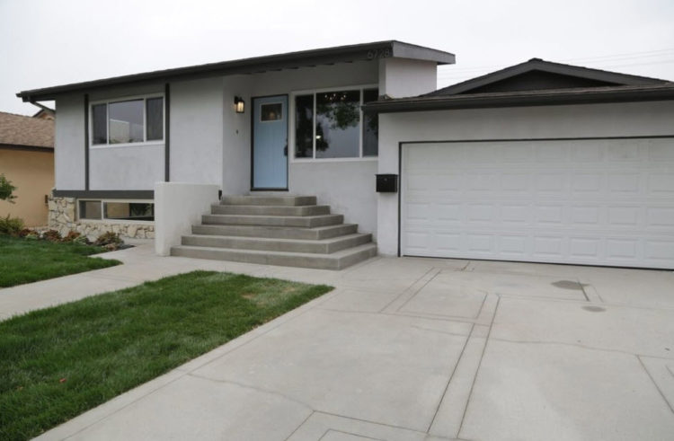 200 идей дизайна крыльца для частного дома с фото ?