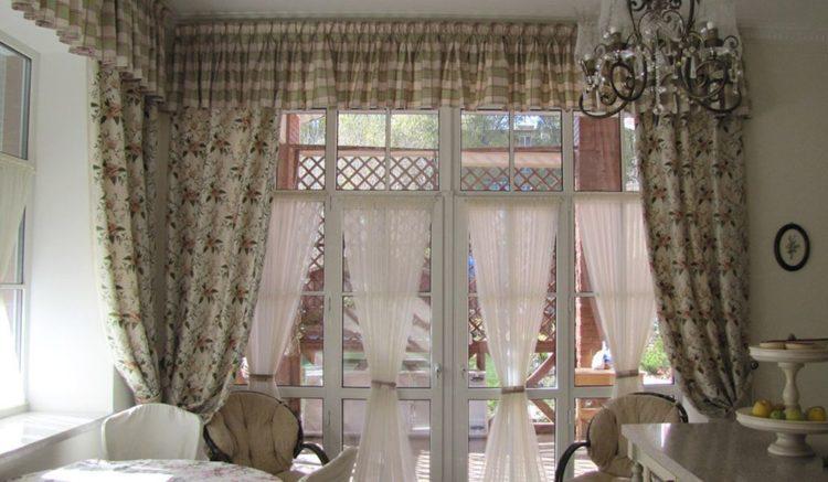 200 идей дизайна штор на кухню с балконом с фото ?