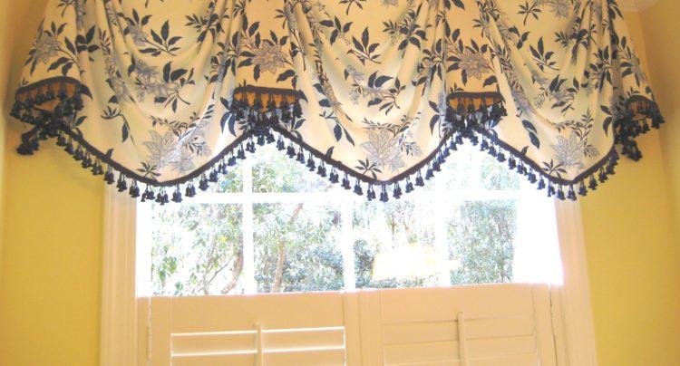 200 идей дизайна штор на кухню с балконом с фото ?