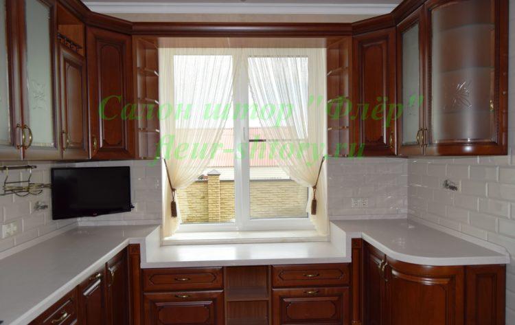 200 идей дизайна штор на маленькую кухню с фото ?