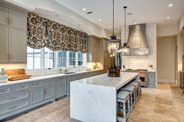 200 идей дизайна штор на маленькую кухню с фото ?