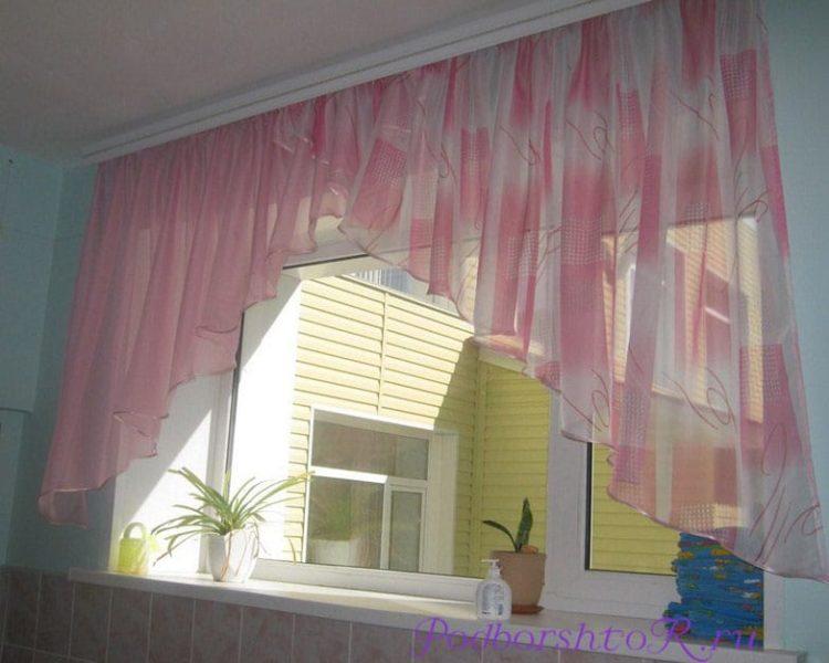 200 идей дизайна штор на маленькую кухню с фото ?