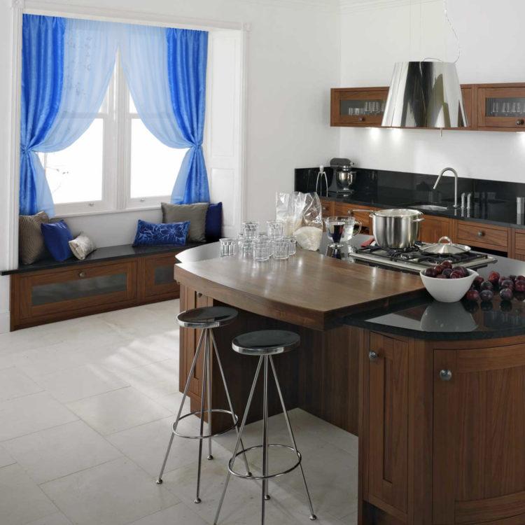 200 идей дизайна штор на маленькую кухню с фото ?