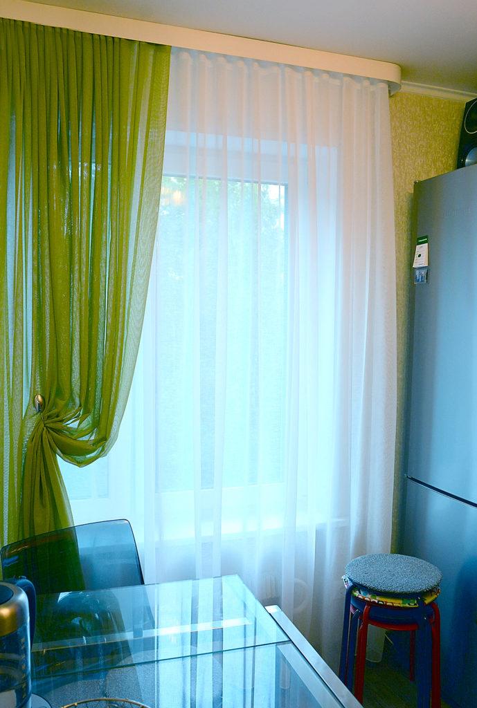 200 идей дизайна штор на маленькую кухню с фото ?