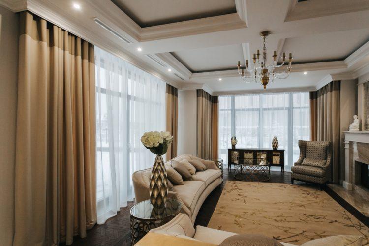 200 идей дизайна штор в гостиную с фото ?