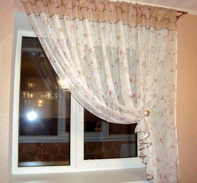 200 идей дизайна тюли в зал с фото ?