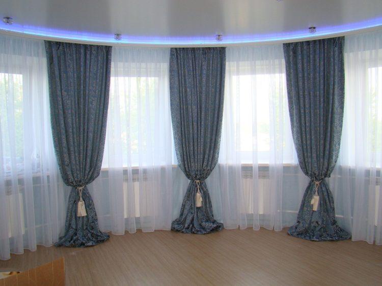 200 идей дизайна тюли в зал с фото ?