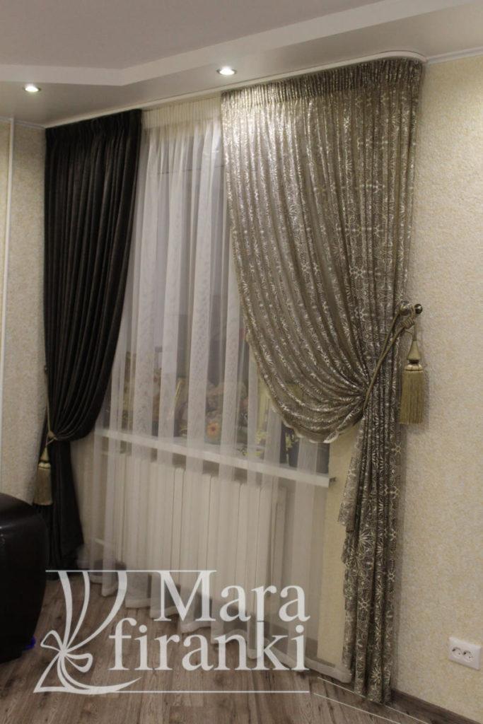 200 идей дизайна тюли в зал с фото ?