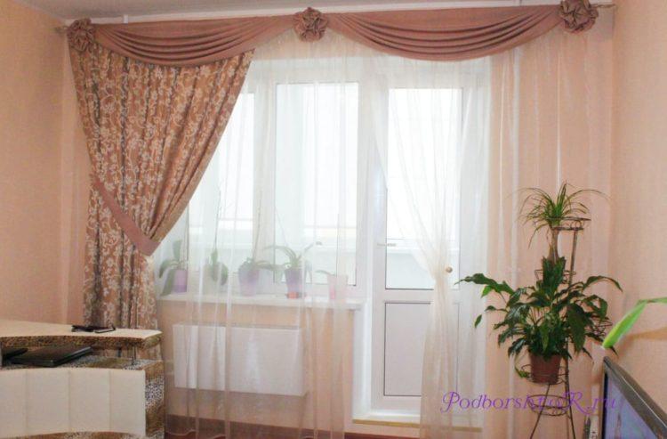 200 идей дизайна тюли в зал с фото ?