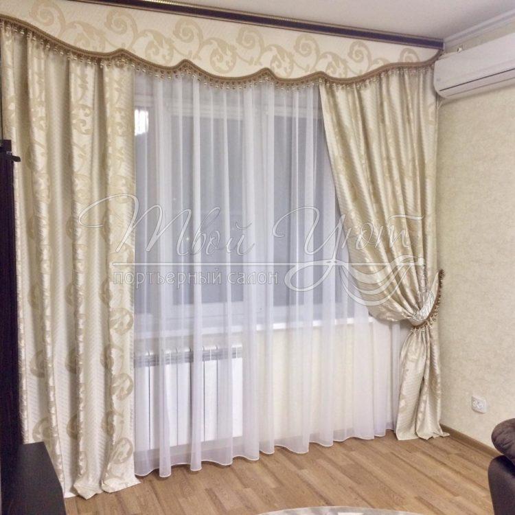 200 идей дизайна тюли в зал с фото ?