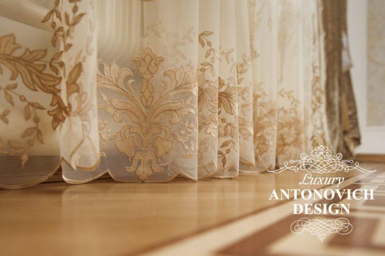 200 идей дизайна тюли в зал с фото ?