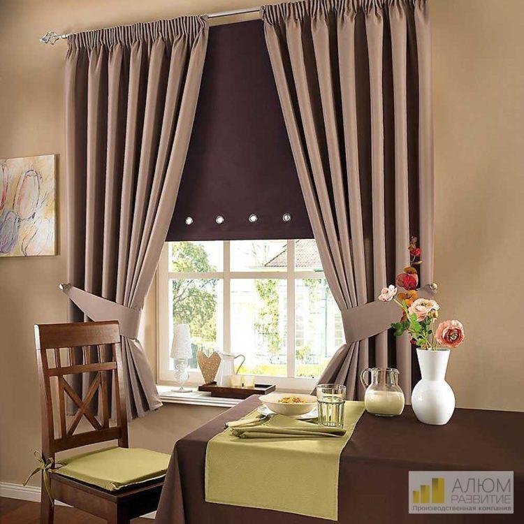 200 идей дизайна тюли в зал с фото ?