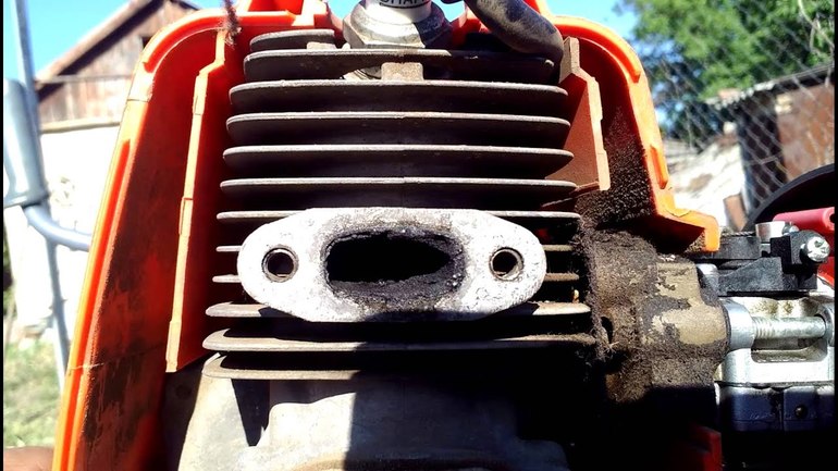 Бензиновый триммер: что делать, если не заводится бензокосилка