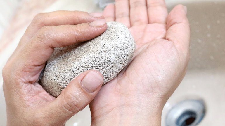 Чем можно отмыть руки после грибов маслят