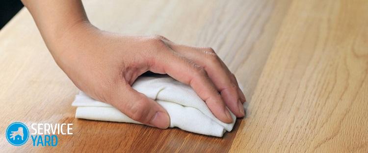 Чем отмыть жирные пятна на двери