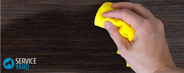 Чем отмыть жирные пятна на двери